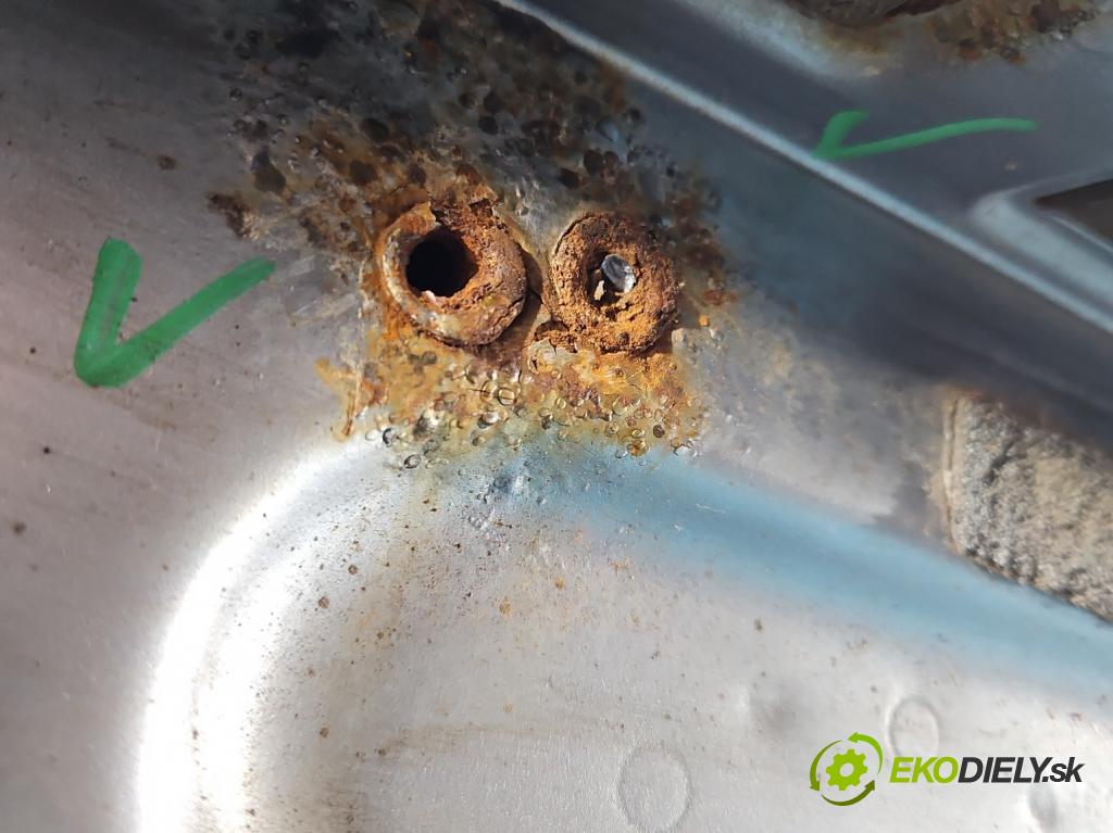 Vw Passat B6 2005-2010 2.0 TFSI 200 HP automatic 147 kW 1984 cm3 5- zadna kufor  (Kapota zadná (kufor))