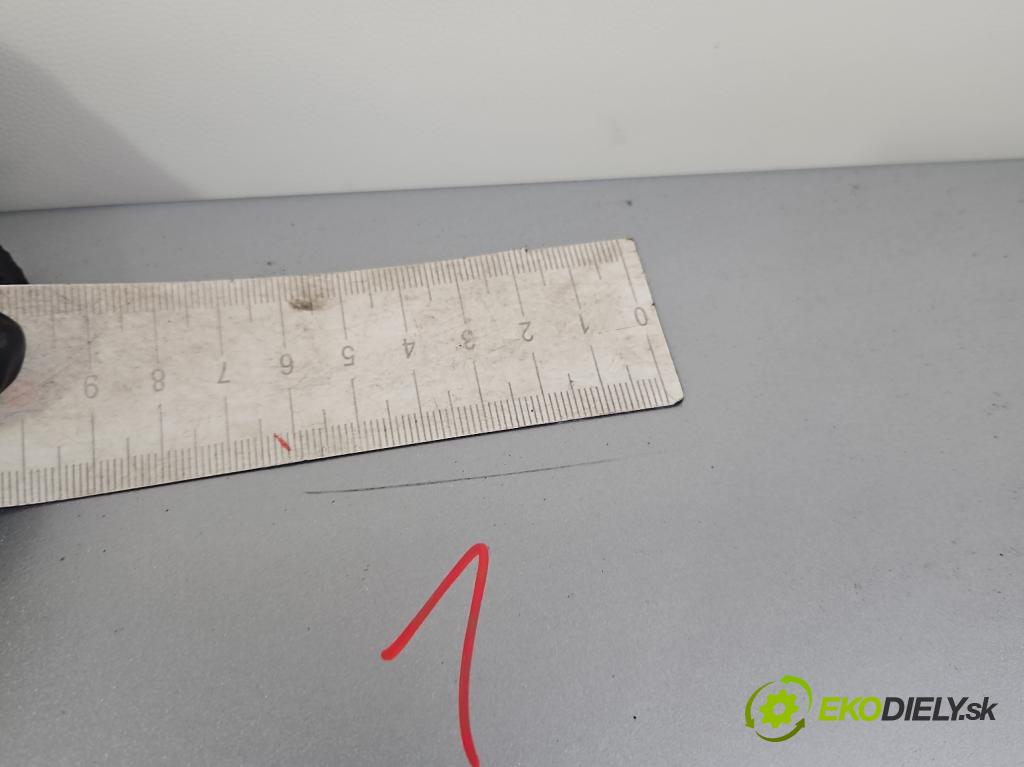 Vw Passat B6 2005-2010 2.0 TFSI 200 HP automatic 147 kW 1984 cm3 5- zadna kufor  (Kapota zadná (kufor))