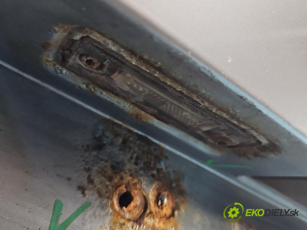 Vw Passat B6 2005-2010 2.0 TFSI 200 HP automatic 147 kW 1984 cm3 5- zadna kufor  (Kapota zadná (kufor))