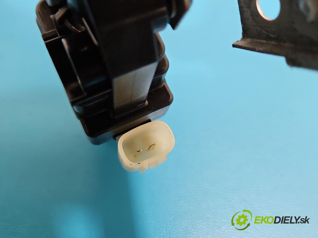 Mitsubishi Eclipse Cross  1.5 T 163 hp manual 120 kW 1499 cm3 5- mechanismus stahování zadní levý 5713A510