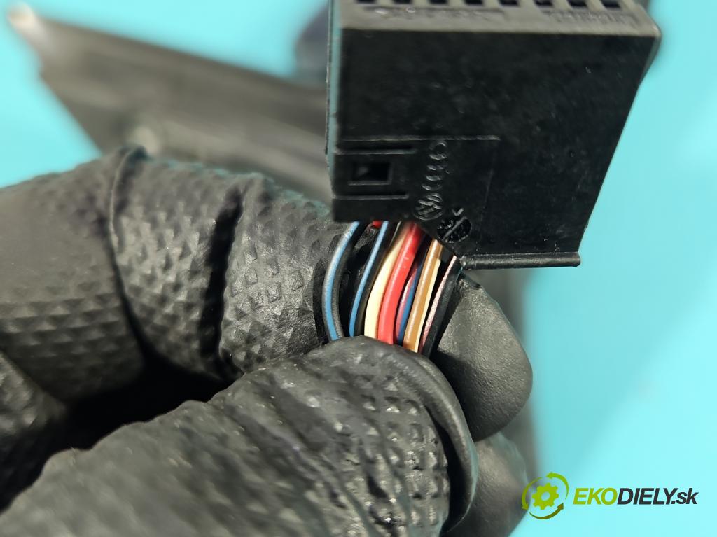 Vw Golf V 2003-2009 1.6 FSI 116 HP manual 85 kW 1598 cm3 5- zrkadlo pravé  (Kľučka dverí ostatné)