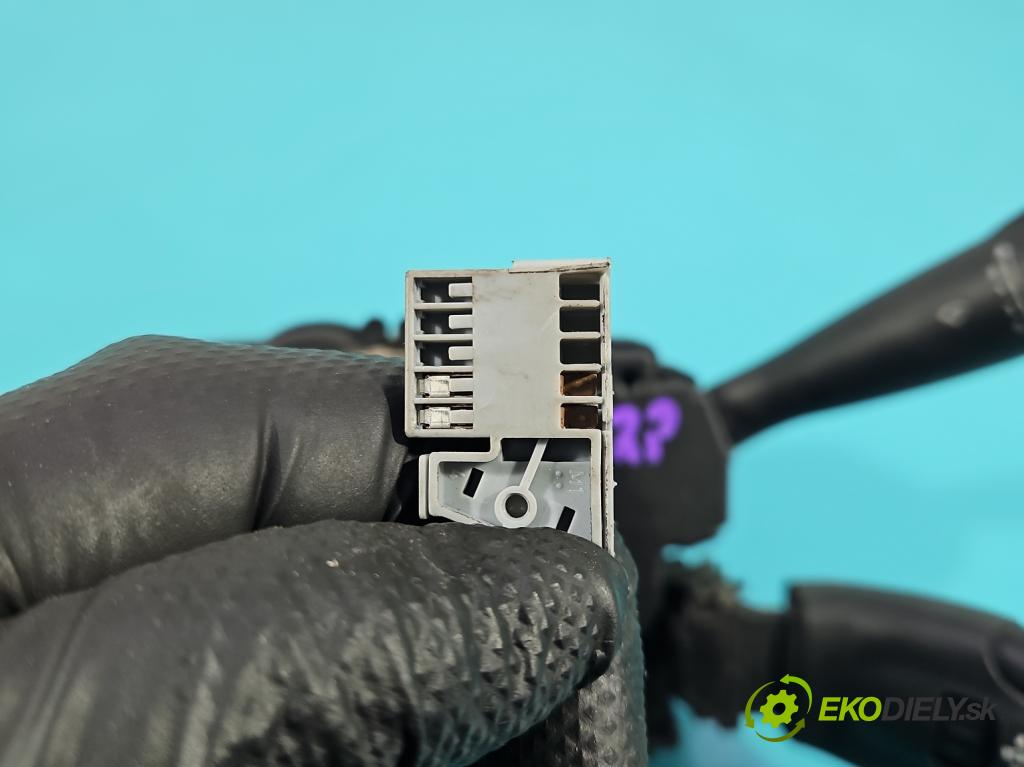 Citroen Xsara Picasso 2.0 hdi 110 HP manual 81 kW 1997 cm3 5- prepínač komplex: 96574674XT (Prepínacie páčky pod volantom)