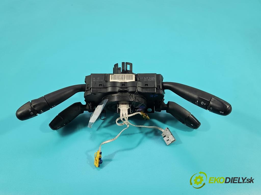 Citroen Xsara Picasso 2.0 hdi 110 HP manual 81 kW 1997 cm3 5- prepínač komplex: 96574674XT (Prepínacie páčky pod volantom)