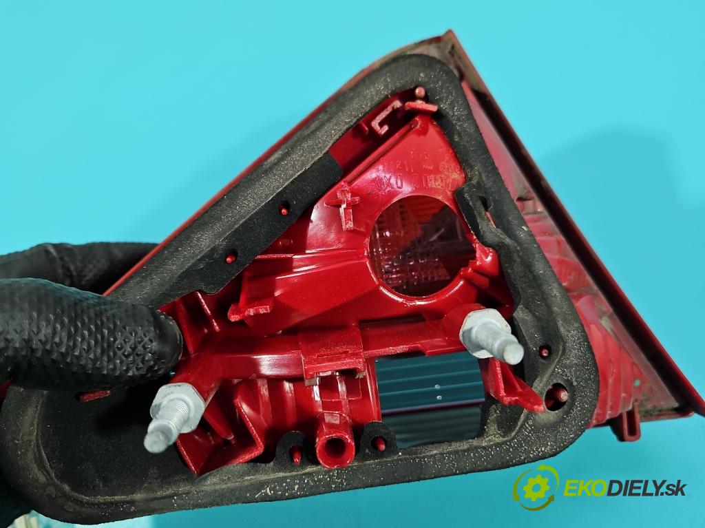 Audi A5 8T 2007-2016 1.8 TFSI 170 hp manual 125 kW 1798 cm3 2- světlo zadní pravé 8T0945094 (Klika dveří ostatní)