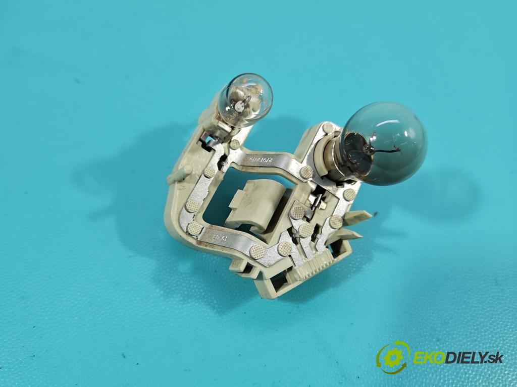 Audi A5 8T 2007-2016 1.8 TFSI 170 hp manual 125 kW 1798 cm3 2- světlo zadní pravé 8T0945094 (Klika dveří ostatní)