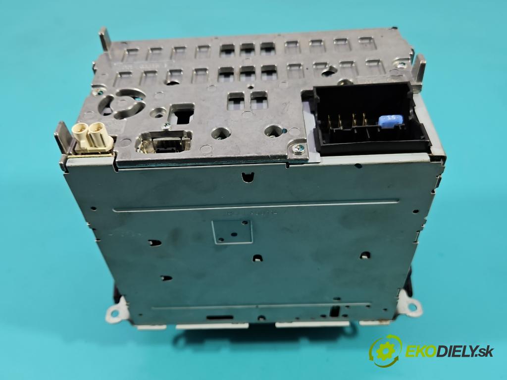 Audi A5 8T 2007-2016 1.8 TFSI 170 HP manual 125 kW 1798 cm3 2- Radio originál 8T1035186C