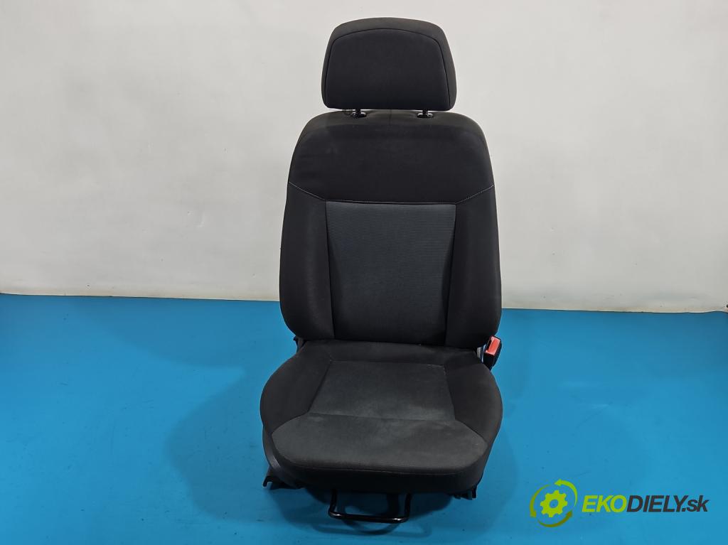 Opel Astra III 2004-2014 1.6 16V 105 HP manual 77 kW 1598 cm3 5- Sedačka pravý  (Sedadlo)