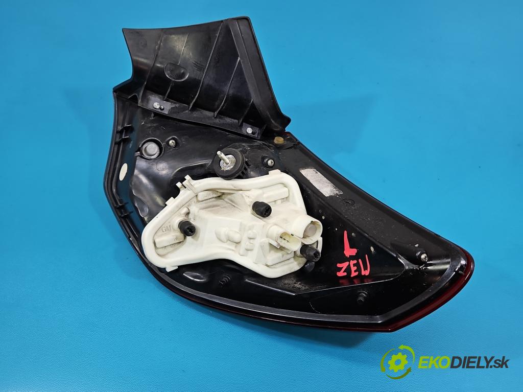 Opel Astra IV 2009-2015 1.4 T 140 HP manual 103 kW 1364 cm3 5- svetlo / reflektor zadné ľavé  (Kľučka dverí ostatné)
