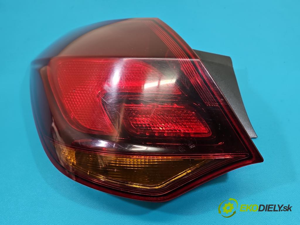 Opel Astra IV 2009-2015 1.4 T 140 HP manual 103 kW 1364 cm3 5- svetlo / reflektor zadné ľavé  (Kľučka dverí ostatné)