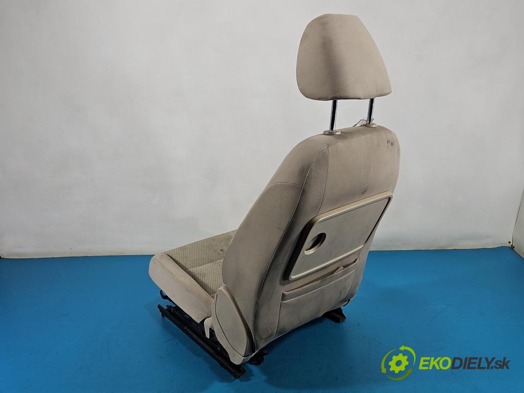 Vw Touran I 2003-2015 2.0 tdi 140 HP manual 103 kW 1968 cm3 5- Sedačka pravý (Sedadlo)