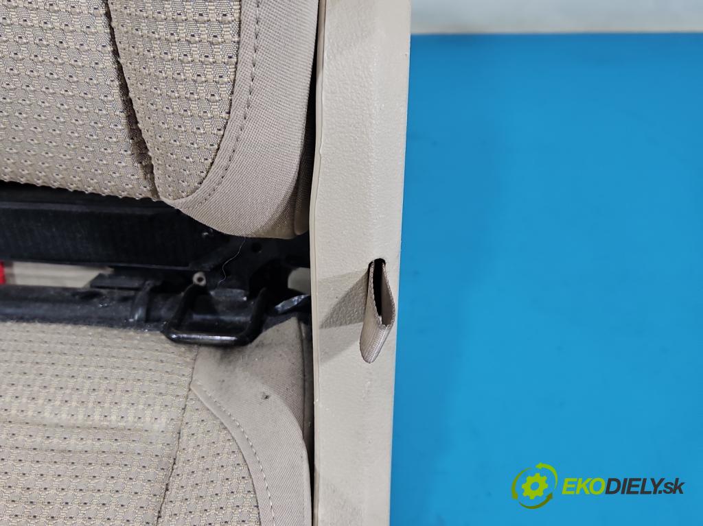 Vw Touran I 2003-2015 2.0 tdi 140 HP manual 103 kW 1968 cm3 5- Sedačka zadné ľavý II
