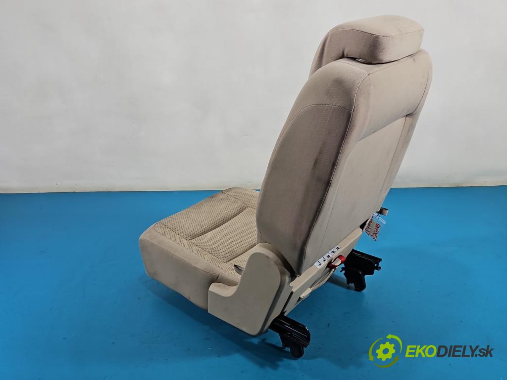 Vw Touran I 2003-2015 2.0 tdi 140 HP manual 103 kW 1968 cm3 5- Sedačka zadné ľavý II