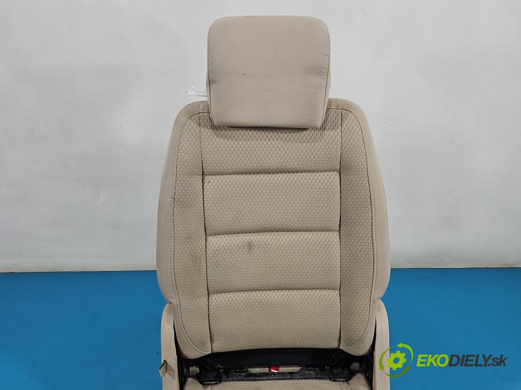 Vw Touran I 2003-2015 2.0 tdi 140 HP manual 103 kW 1968 cm3 5- Sedačka zadné pravý II