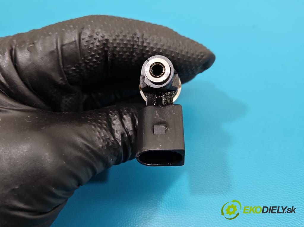 Vw Passat B6 2005-2010 2.0 TFSI 200 HP automatic 147 kW 1984 cm3 5- vstrek 0261500020 (Vstrekovač paliva)