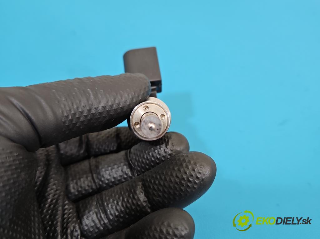 Vw Passat B6 2005-2010 2.0 TFSI 200 HP automatic 147 kW 1984 cm3 5- vstrek 0261500020 (Vstrekovač paliva)