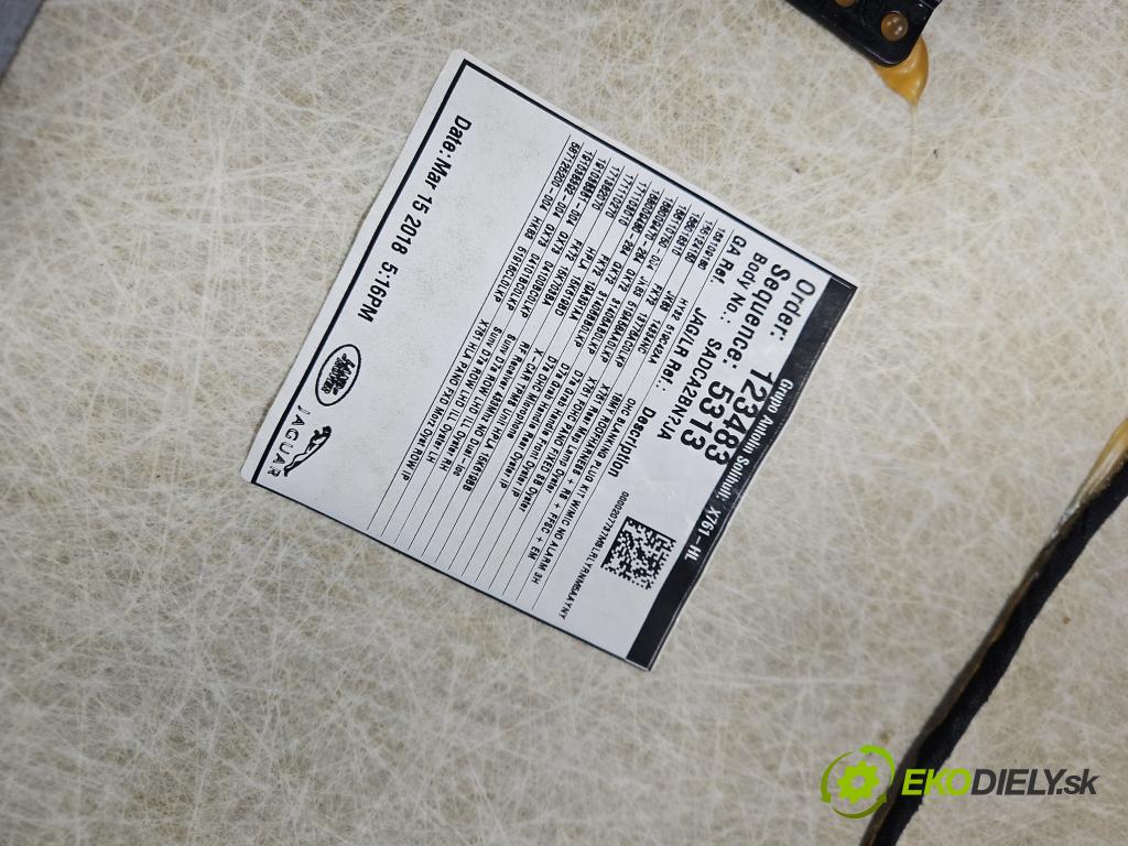 Jaguar F-Pace 16- Do tlaku