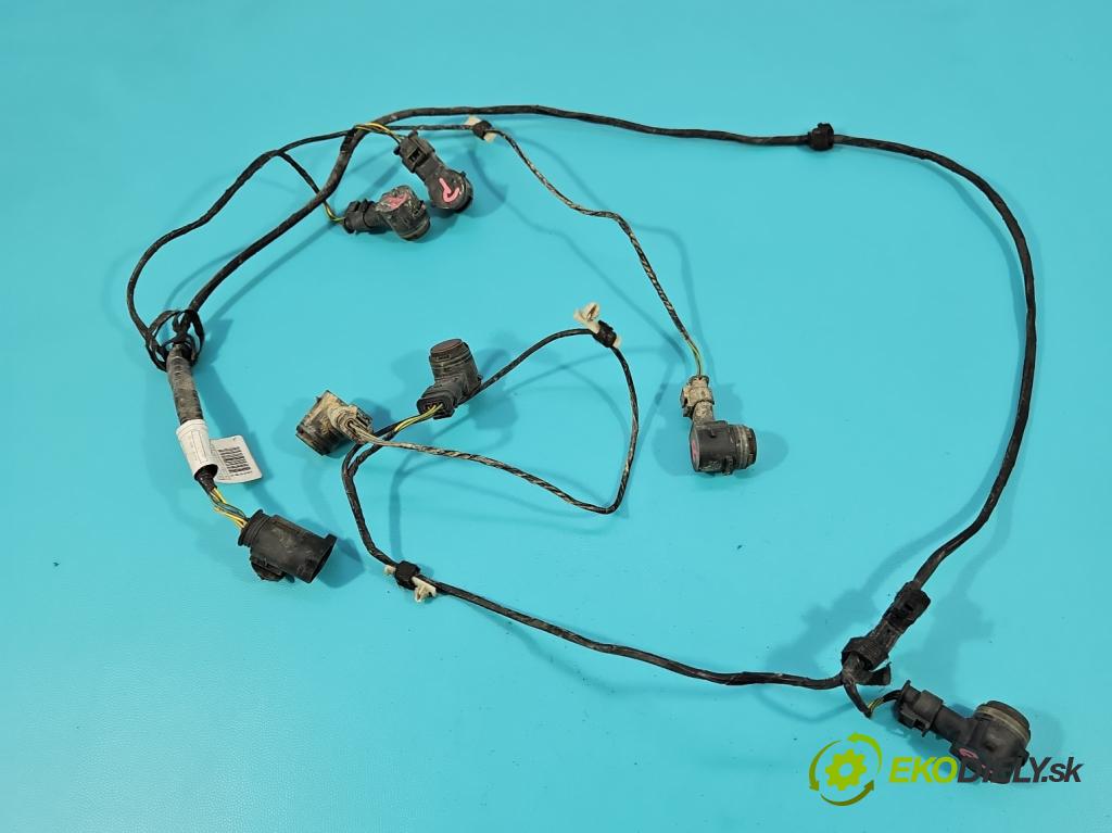 Bmw i3 2013–2022 0.0 elektrický: 170 HP automatic 125 kW 1 cm3 5- snímač parkovaní: 133151