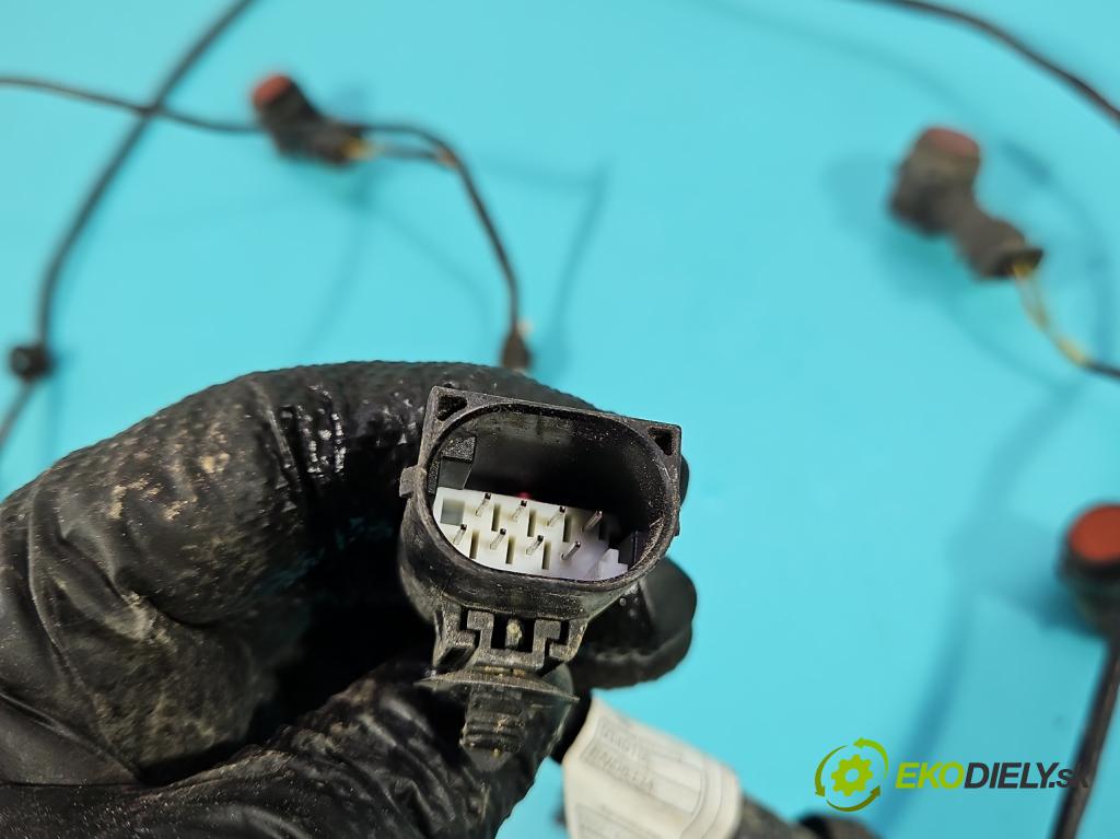 Bmw i3 2013–2022 0.0 elektrický: 170 HP automatic 125 kW 1 cm3 5- snímač parkovaní: 133151