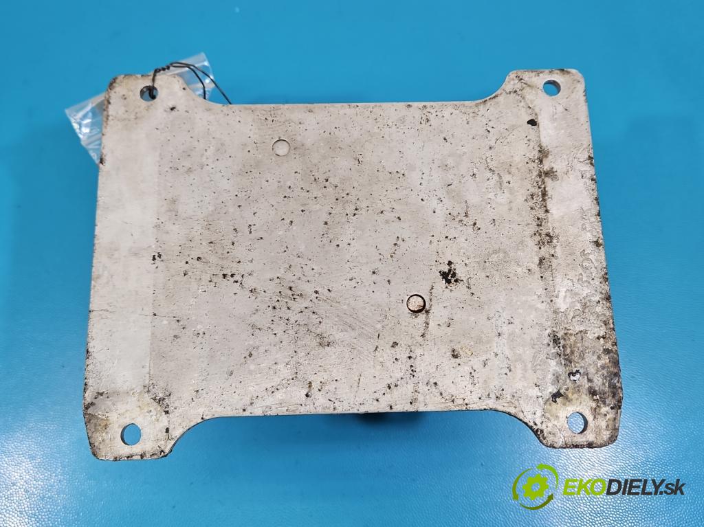 Vw Passat B6 2005-2010 2.0 TFSI 200 HP automatic 147 kW 1984 cm3 5- chladič oleja: 4E0317021H