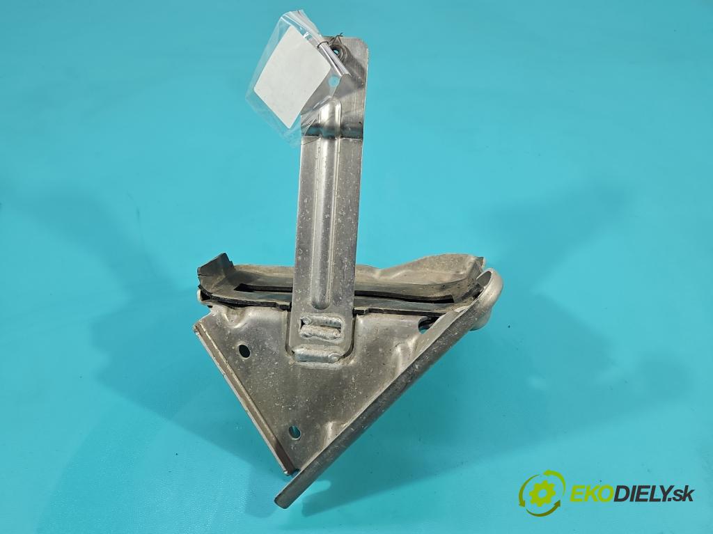 Bmw i3 2013–2022 0.0 elektrický: 170 HP automatic 125 kW 1 cm3 5- Upevnenie: 8602813