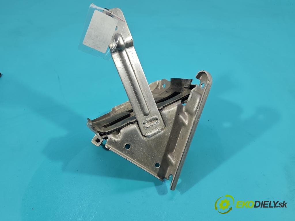 Bmw i3 2013–2022 0.0 elektrický: 170 HP automatic 125 kW 1 cm3 5- Upevnenie: 8602813