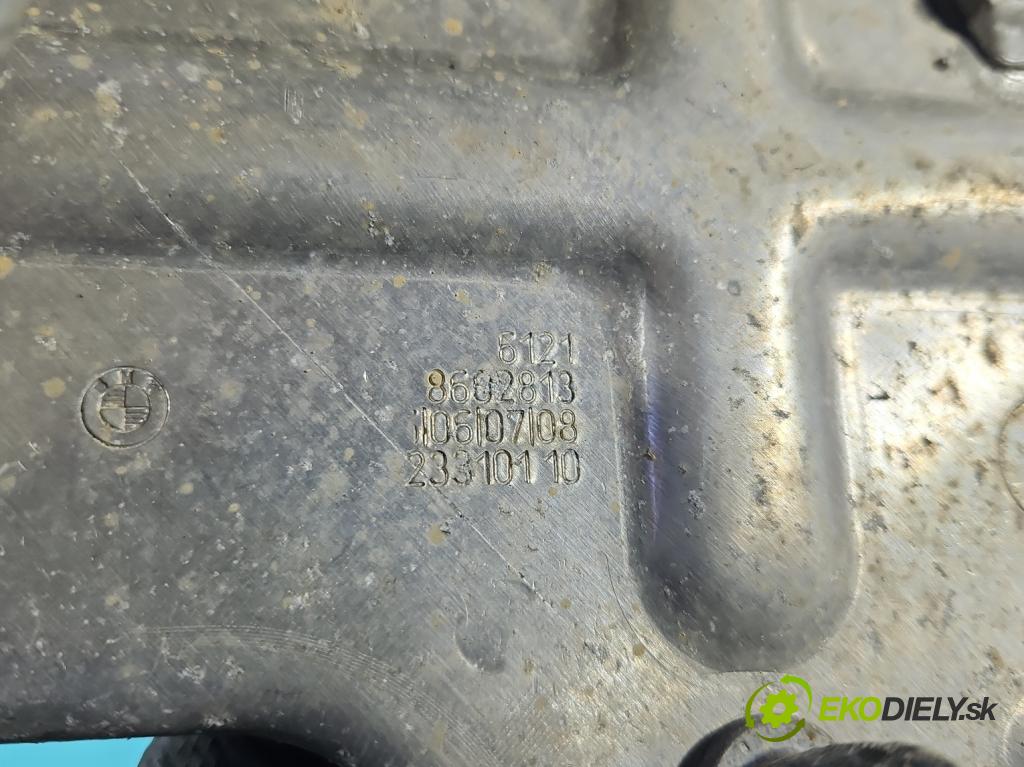 Bmw i3 2013–2022 0.0 elektrický: 170 HP automatic 125 kW 1 cm3 5- Upevnenie: 8602813