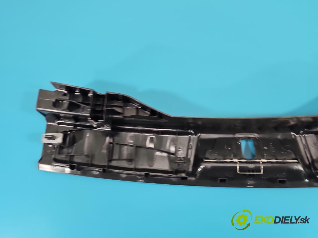 Jaguar F-Pace 16- 2.0d 241KM automatic 177 kW 1999 cm3 5- kryt plastová HK83-406A64-AD