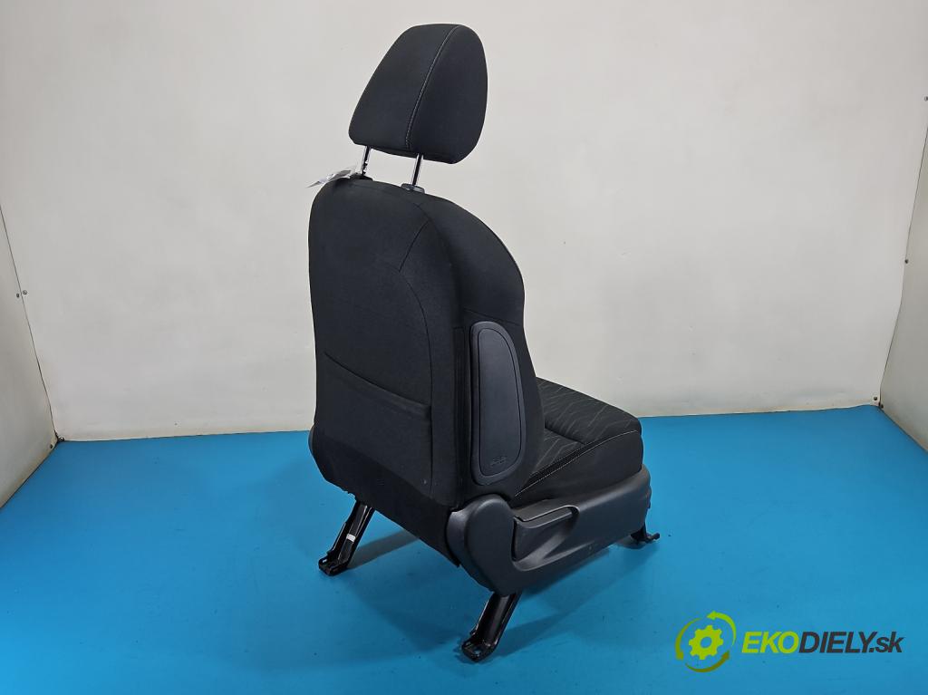 Mitsubishi Eclipse Cross 1.5 T 163 HP manual 120 kW 1499 cm3 5- Sedačka pravý (Sedadlo)