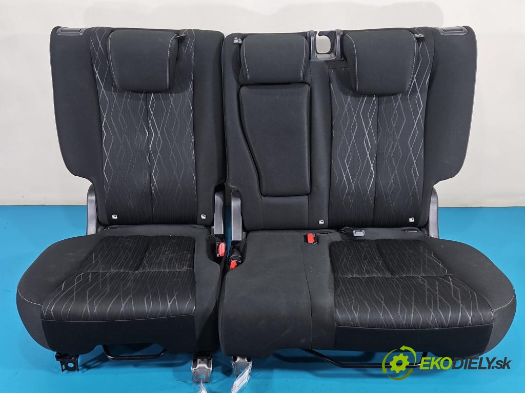 Mitsubishi Eclipse Cross  1.5 T 163 HP manual 120 kW 1499 cm3 5- Pohovka: zadné  (Sedadlo)