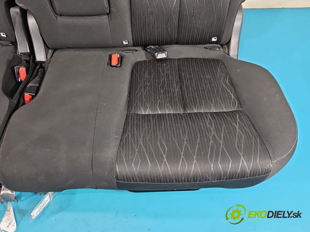 Mitsubishi Eclipse Cross 1.5 T 163 HP manual 120 kW 1499 cm3 5- Pohovka: zadné (Sedadlo)