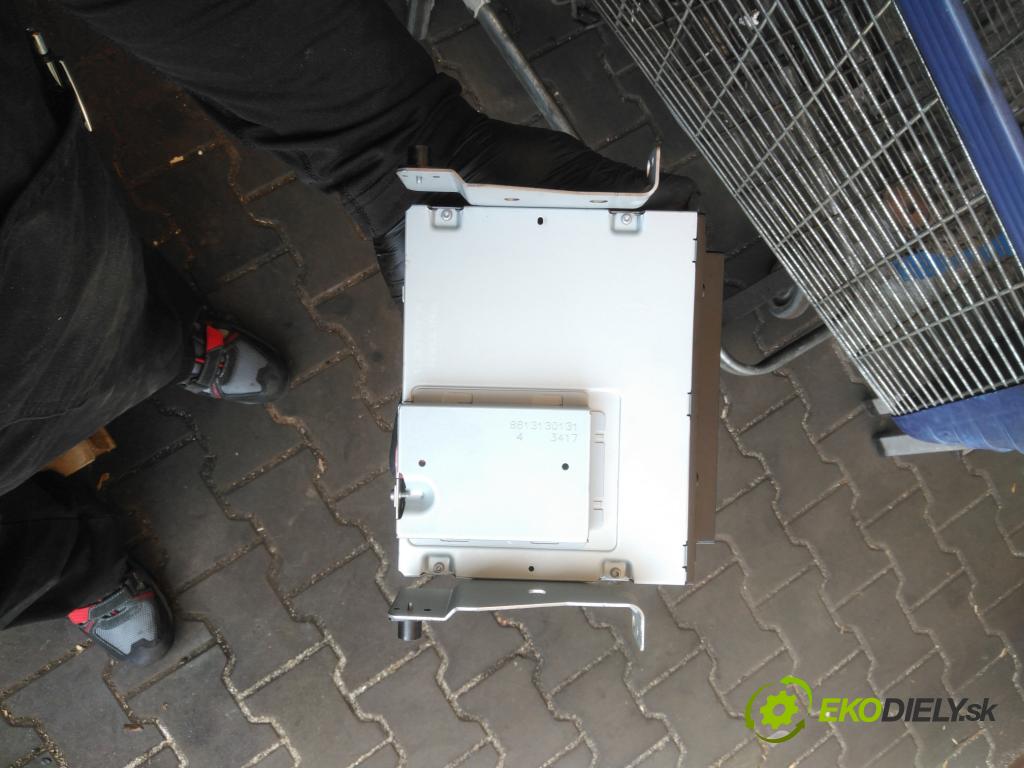 Jaguar F-Pace 16- 2.0d 241KM automatic 177 kW 1999 cm3 5- Menič: cd FW93-11B608-AD (CD menič)