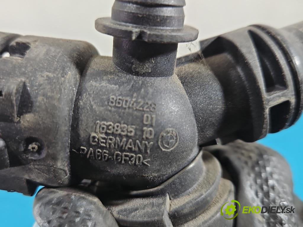 Bmw i3 2013–2022 0.0 elektrický: 170 HP automatic 125 kW 1 cm3 5- rúrka systému chladenia 8604228