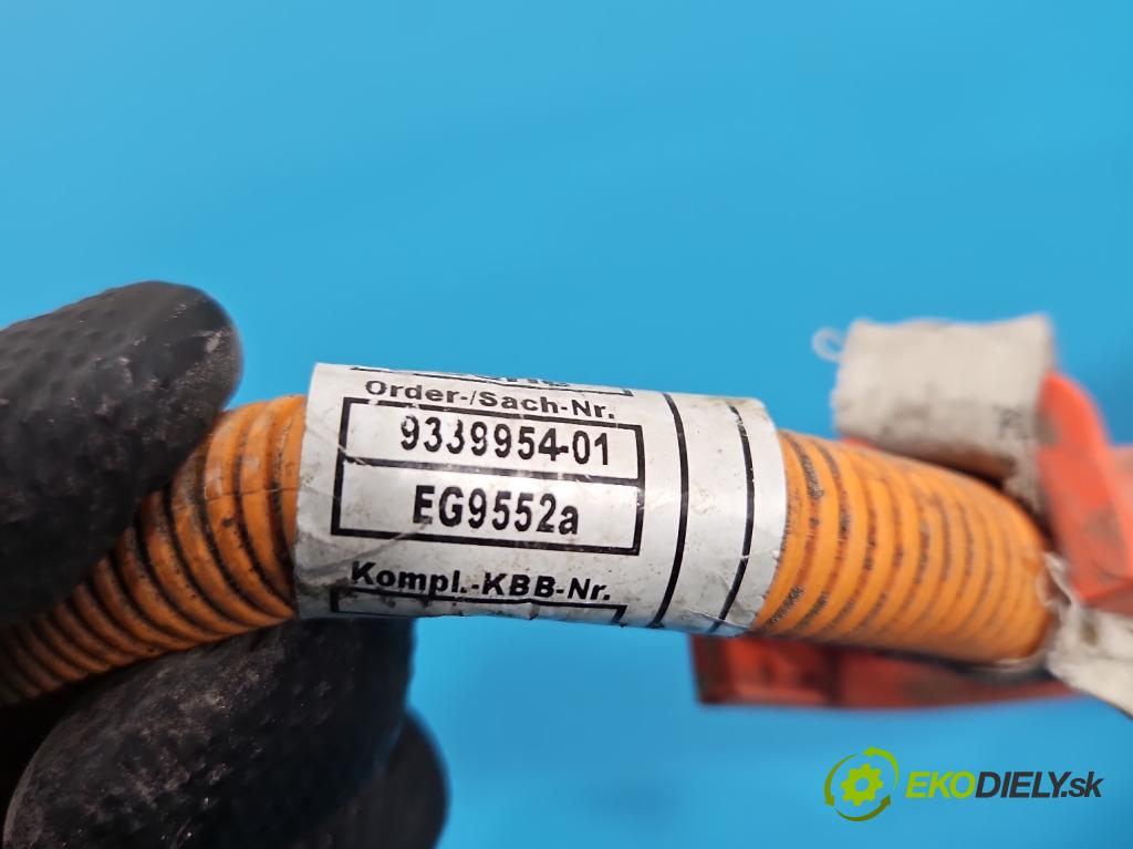 Bmw i3 2013–2022 0.0 elektrický: 170 HP automatic 125 kW 1 cm3 5- Zväzok: ostatné 9339948