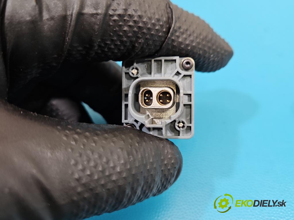 Jaguar F-Pace 16- 2.0d 241KM automatic 177 kW 1999 cm3 5- Kamera cúvaní HY32-19G590-AH