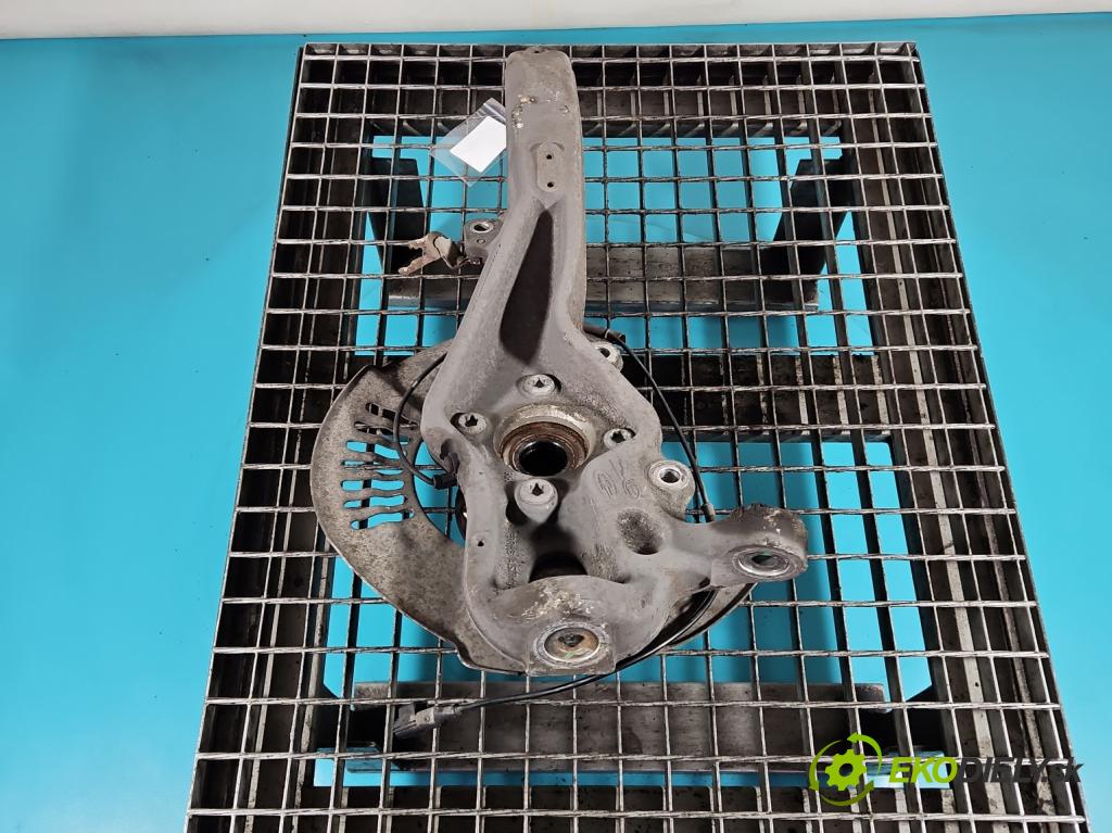 Jaguar F-Pace 16- 2.0d 241KM automatic 177 kW 1999 cm3 5- náboj pravé HK83-3K185-BC (Náboj kolesa)