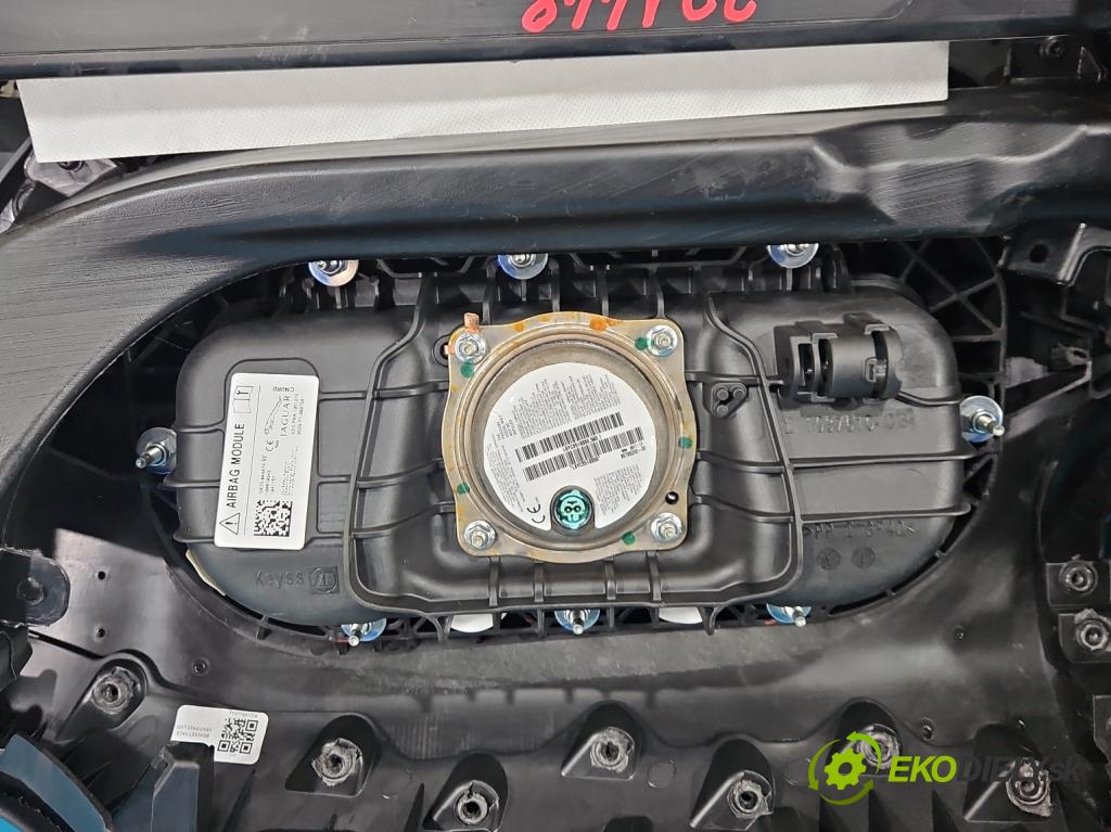 Jaguar F-Pace 16- 2.0d 241KM automatic 177 kW 1999 cm3 5- kokpit,pristrojová doska rozdeľovacia