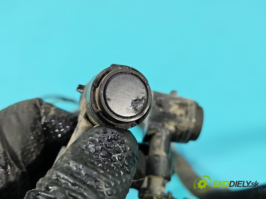 Bmw i3 2013–2022 0.0 elektrický: 170 hp automatic 125 kW 1 cm3 5- Balíček: nárazníku zadní 9220831