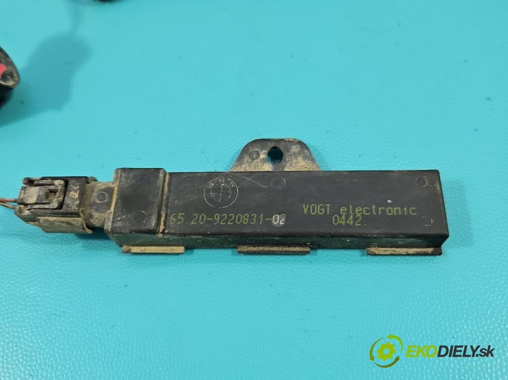 Bmw i3 2013–2022 0.0 elektrický: 170 hp automatic 125 kW 1 cm3 5- Balíček: nárazníku zadní 9220831