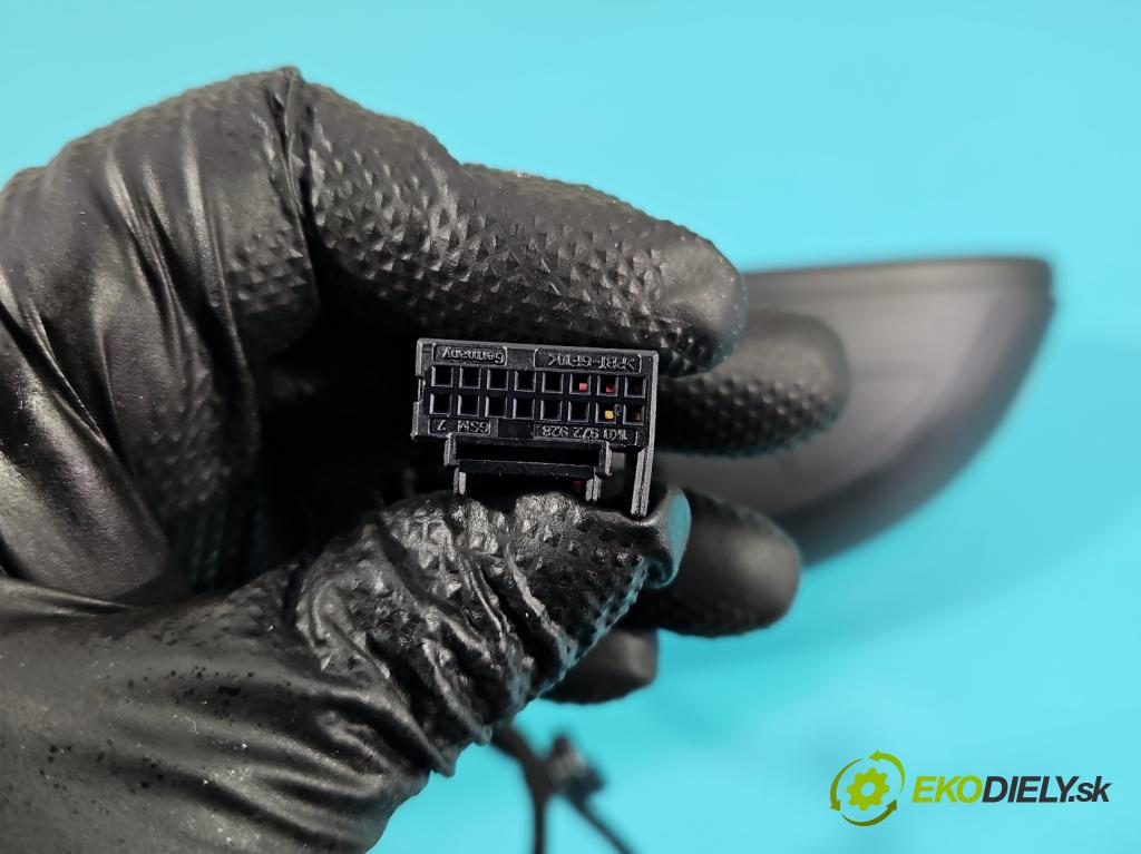 Vw Golf VI 2008-2013 1.6 tdi 105 HP manual 77 kW 1598 cm3 5- zrkadlo pravé 5K0857502CB (Kľučka dverí ostatné)