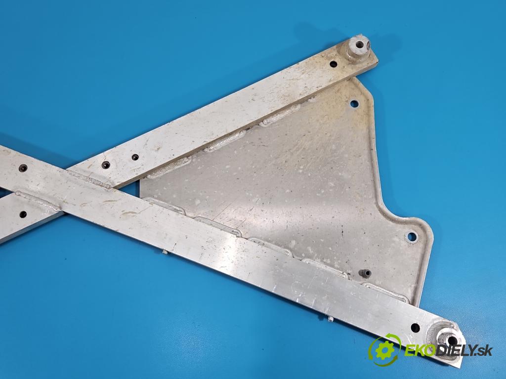 Bmw i3 2013–2022 0.0 elektrický: 170 HP automatic 125 kW 1 cm3 5- Upevnenie: 9269846