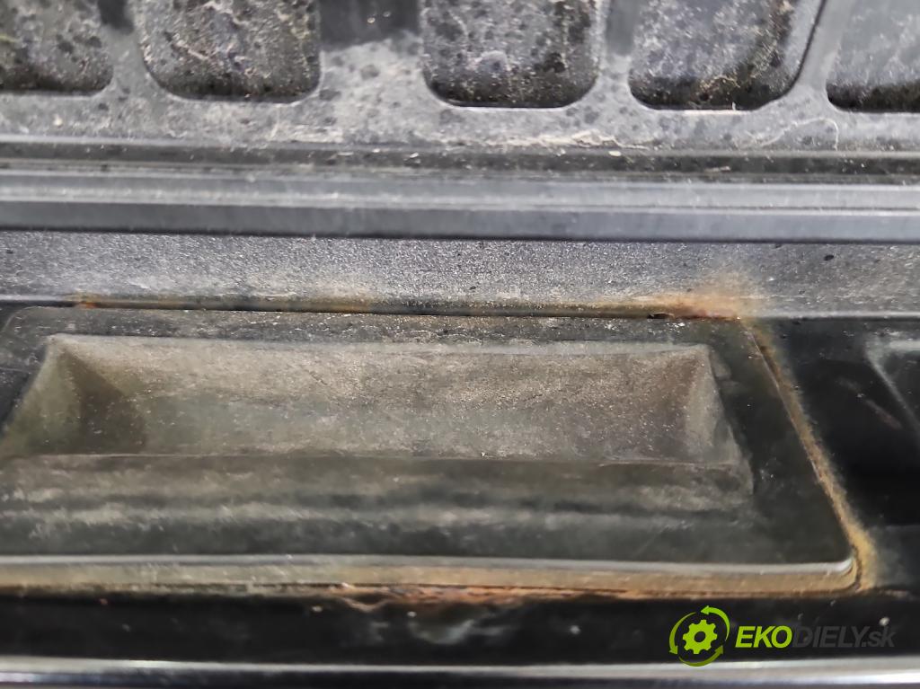 Audi A5 8T 2007-2016 1.8 TFSI 170 HP manual 125 kW 1798 cm3 2- zadna kufor  (Kapota zadná (kufor))