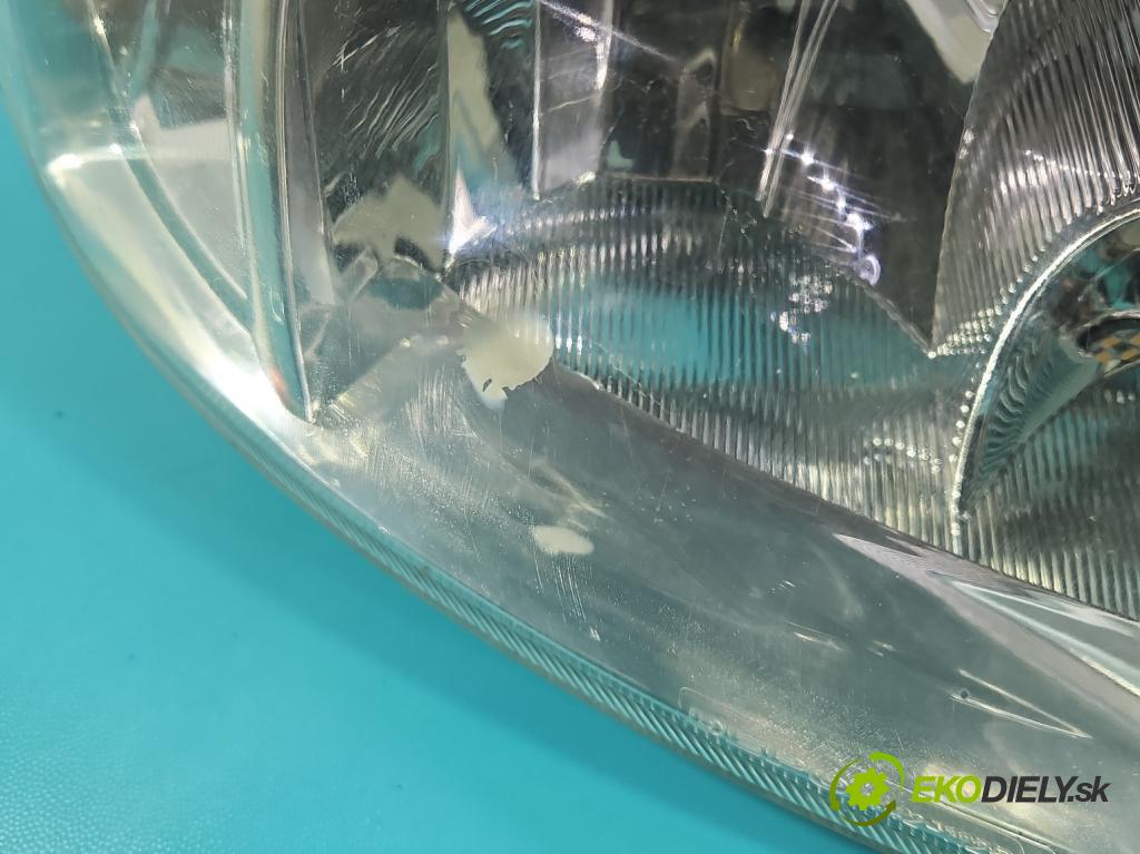 Opel Combo C 2001-2011 1.7 tdi 75 HP manual 55 kW 1686 cm3 5- Reflektor: pravý  (Svetlo predné pravé)