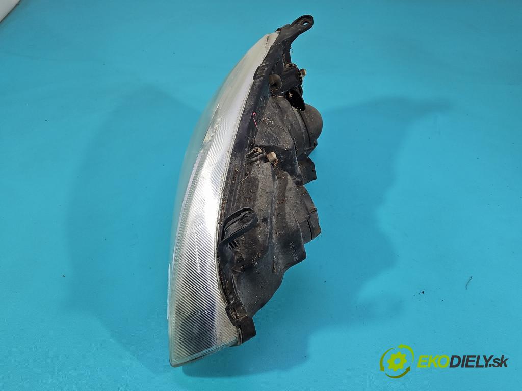 Opel Combo C 2001-2011 1.7 tdi 75 HP manual 55 kW 1686 cm3 5- Reflektor: pravý  (Svetlo predné pravé)