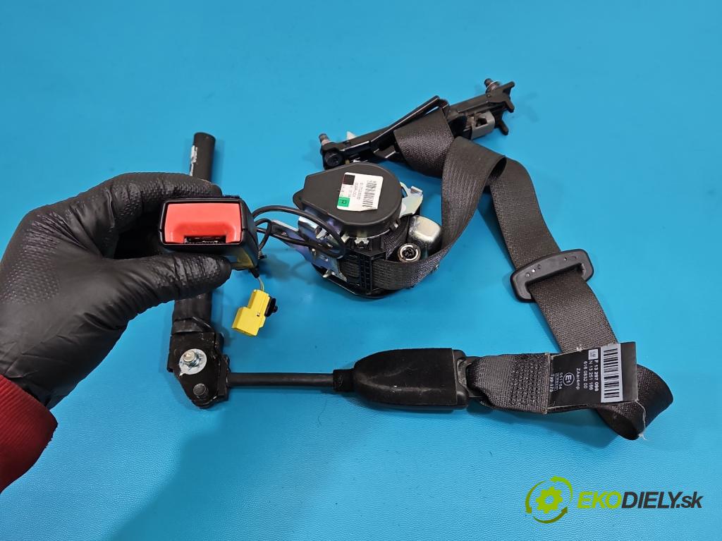 Opel Astra IV 2009-2015 1.4 T 140 hp manual 103 kW 1364 cm3 5- stěna bezpečnost přední pravý 13297098