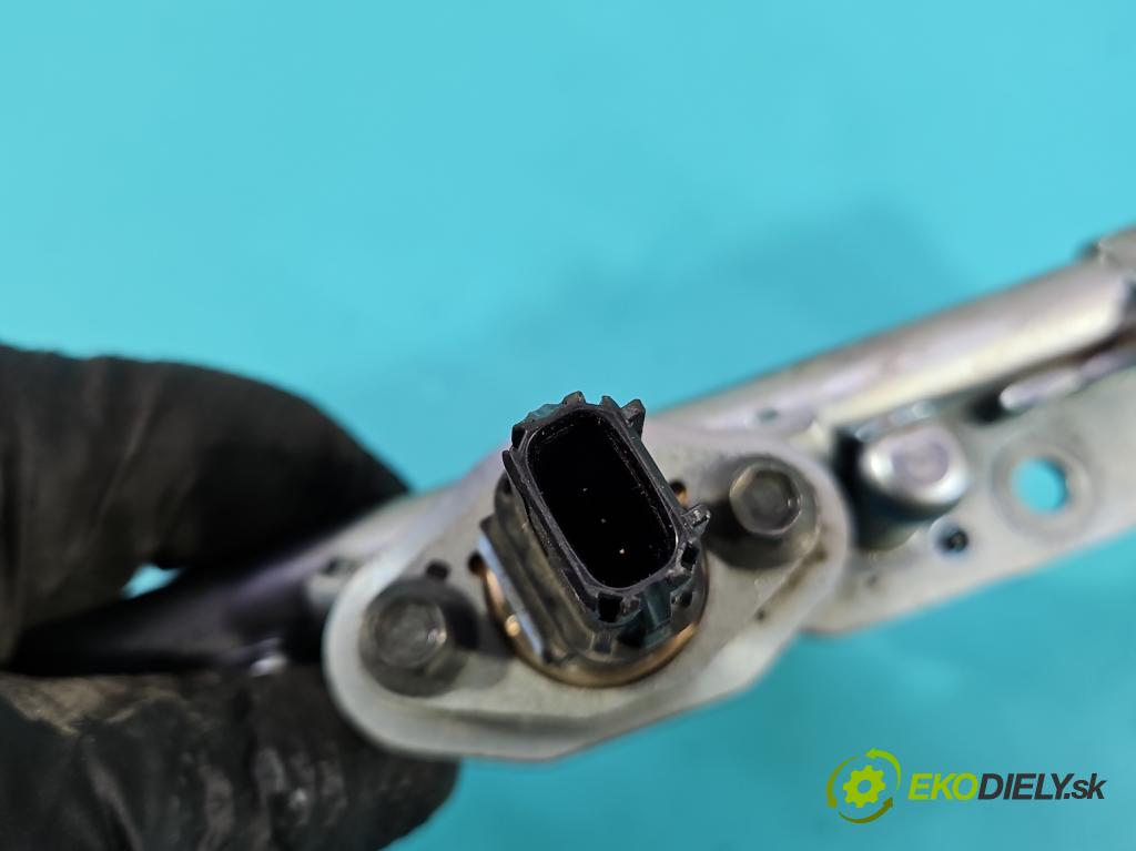 Toyota Corolla E21 2019- 1.5 12V 125 HP automatic 92 kW 1490 cm3 4- vstrek 23250-F2050 (Vstrekovač paliva)