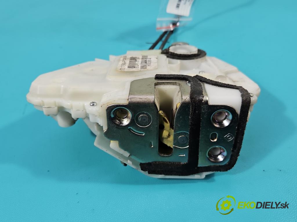 Honda CR-V III 2006-2011 2.2 i-CTDi 150 HP manual 110 kW 2199 cm3 5- zámok predné pravý 72111-SWA-P1-RH-FR