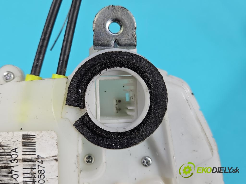 Honda CR-V III 2006-2011 2.2 i-CTDi 150 HP manual 110 kW 2199 cm3 5- zámok predné pravý 72111-SWA-P1-RH-FR