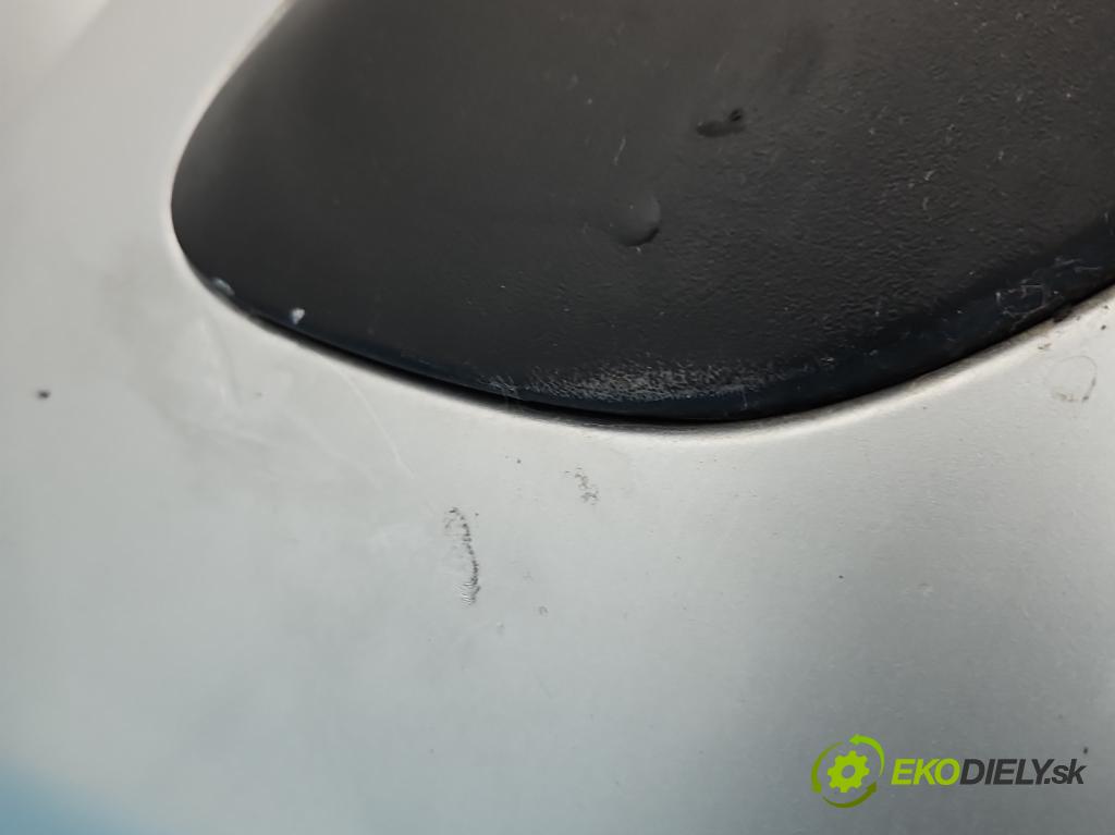 Citroen Xsara Picasso 2.0 hdi 110 HP manual 81 kW 1997 cm3 5- nárazník predné 9650212877 (Kľučka dverí ostatné)