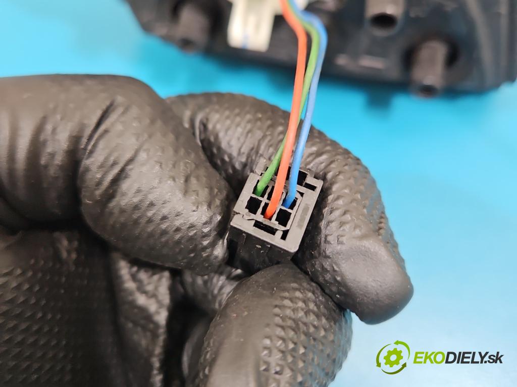 Citroen Berlingo II 2008-2018 1.6 hdi 75 HP manual 55 kW 1560 cm3 5- zrkadlo ľavé  (Kľučka dverí ostatné)