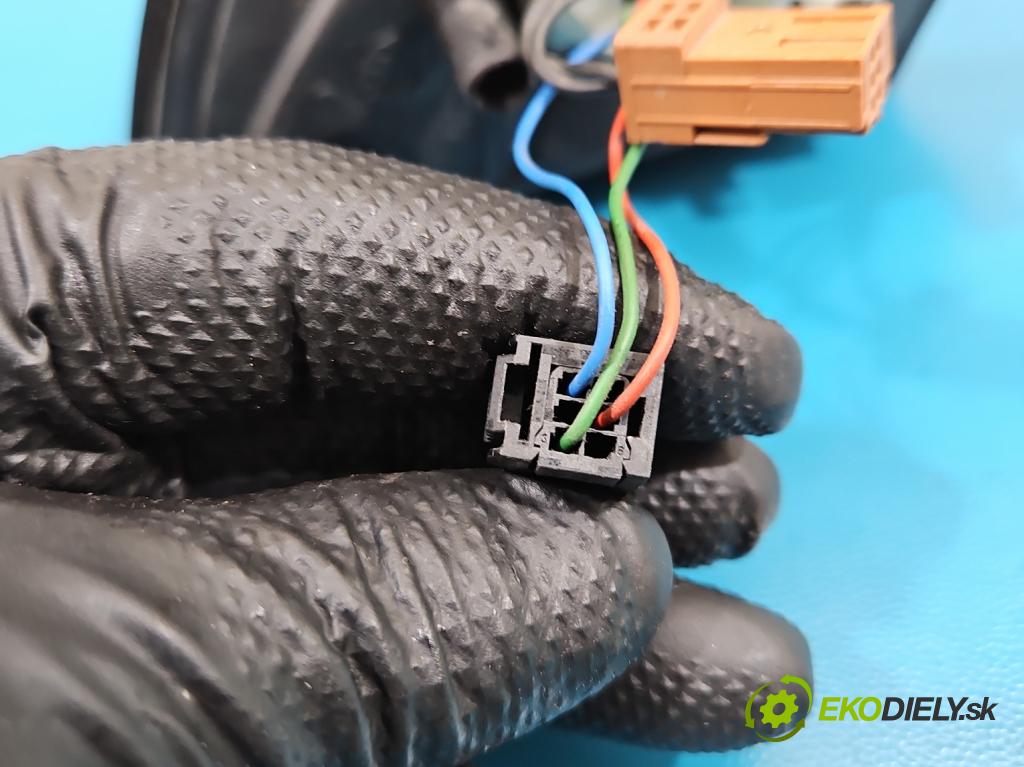 Citroen Berlingo II 2008-2018 1.6 hdi 75 HP manual 55 kW 1560 cm3 5- zrkadlo pravé  (Kľučka dverí ostatné)